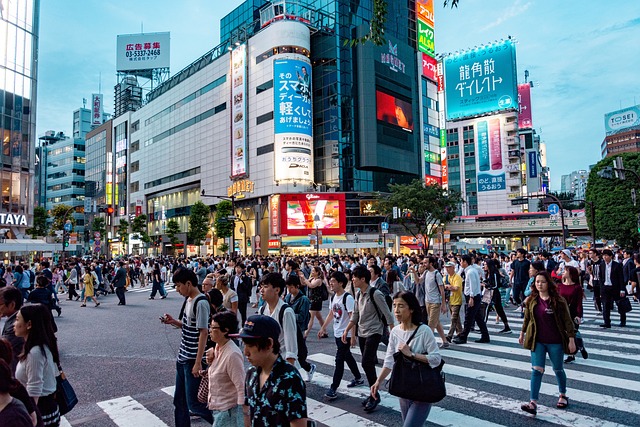 Crowded life of Japan. Best country for the introverts.